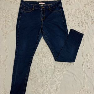 Women’s refuge size 12 skinny Jean